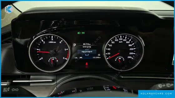 KIA CARNIVAL DIESEL 9-SEATER PRESTIGE
