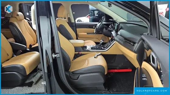 KIA CARNIVAL DIESEL 9-SEATER PRESTIGE