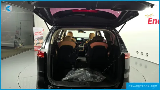 KIA CARNIVAL DIESEL 9-SEATER PRESTIGE