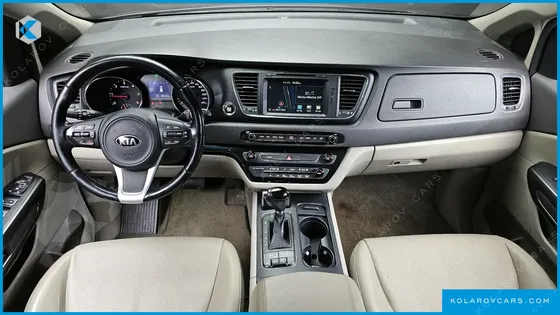 KIA CARNIVAL 9-SEATER LUXURY
