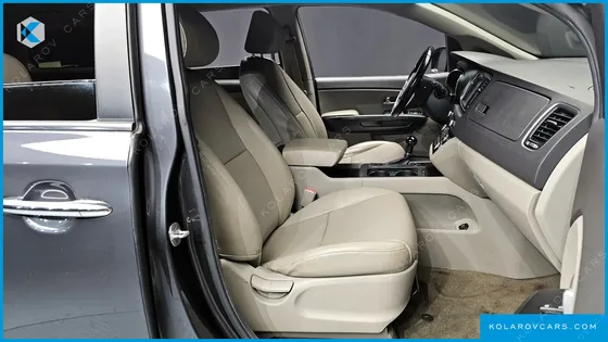 KIA CARNIVAL 9-SEATER LUXURY