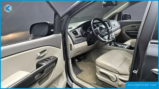 KIA CARNIVAL 9-SEATER LUXURY