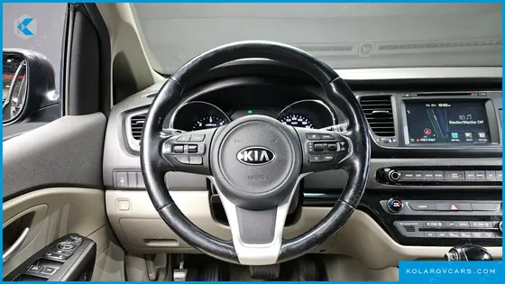 KIA CARNIVAL 9-SEATER LUXURY