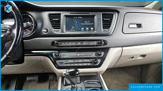 KIA CARNIVAL 9-SEATER LUXURY