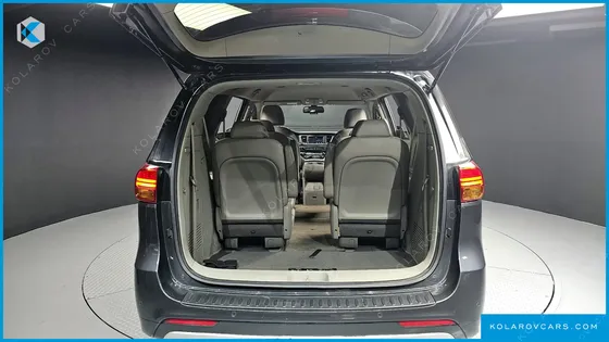 KIA CARNIVAL 9-SEATER LUXURY