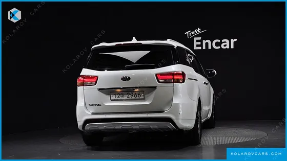 KIA CARNIVAL 9-SEATER LUXURY
