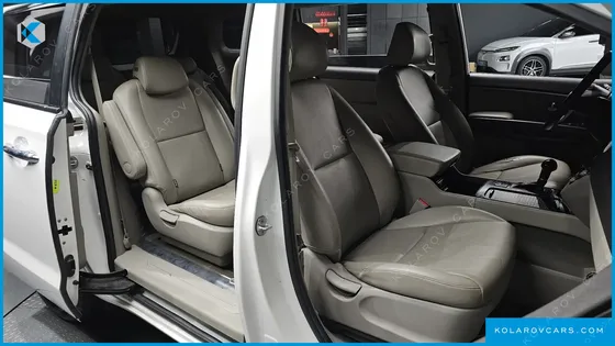 KIA CARNIVAL 9-SEATER LUXURY