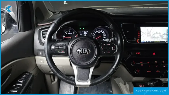 KIA CARNIVAL 9-SEATER LUXURY