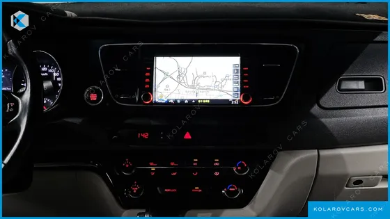 KIA CARNIVAL 9-SEATER LUXURY