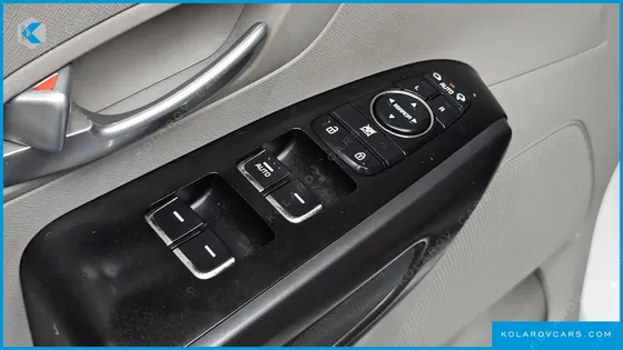 KIA CARNIVAL 9-SEATER LUXURY