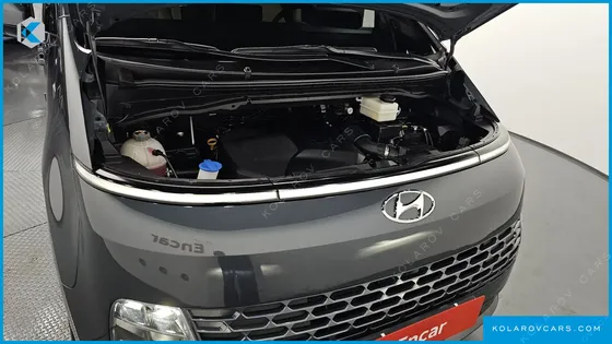 HYUNDAI STARIA CARGO 5-SEATER