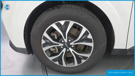 KIA CARNIVAL DIESEL 9-SEATER PRESTIGE