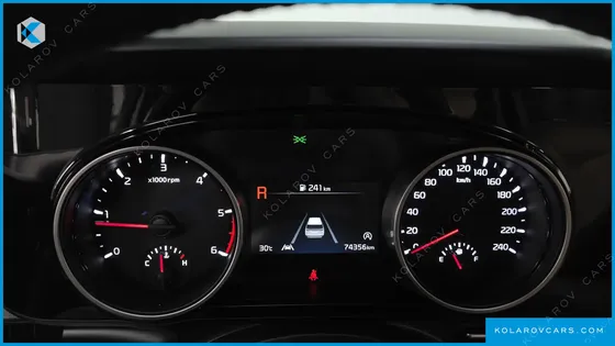 KIA CARNIVAL DIESEL 9-SEATER PRESTIGE