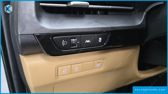 KIA CARNIVAL DIESEL 9-SEATER PRESTIGE