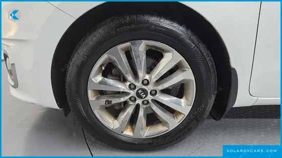 KIA CARNIVAL 9-SEATER PRESTIGE