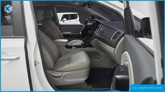 KIA CARNIVAL 9-SEATER PRESTIGE