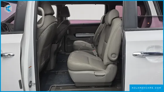 KIA CARNIVAL 9-SEATER PRESTIGE