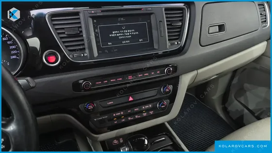 KIA CARNIVAL 9-SEATER PRESTIGE