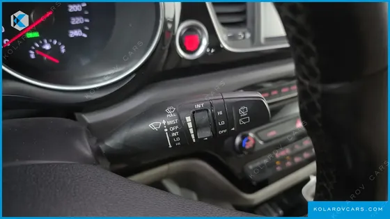 KIA CARNIVAL 9-SEATER PRESTIGE