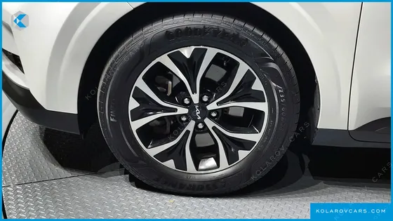 KIA CARNIVAL DIESEL 9-SEATER PRESTIGE