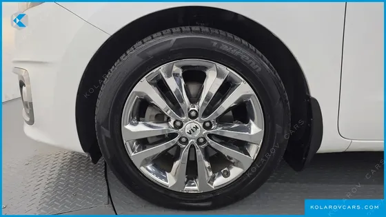 KIA CARNIVAL 9-SEATER PRESTIGE