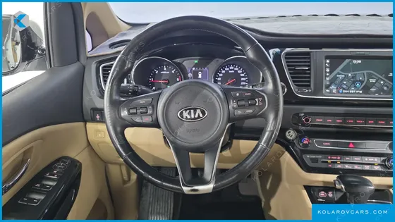 KIA CARNIVAL 9-SEATER PRESTIGE