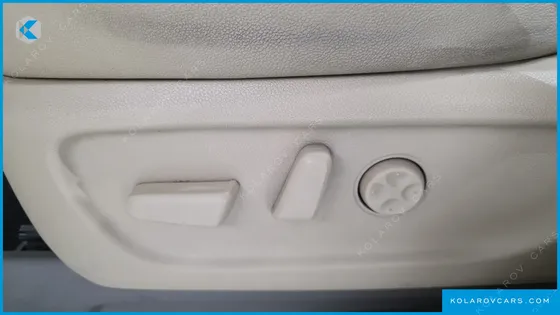 KIA CARNIVAL 9-SEATER PRESTIGE