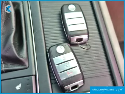 KIA CARNIVAL 9-SEATER LUXURY