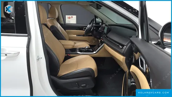 KIA CARNIVAL GASOLINE 7-SEATER SIGNATURE