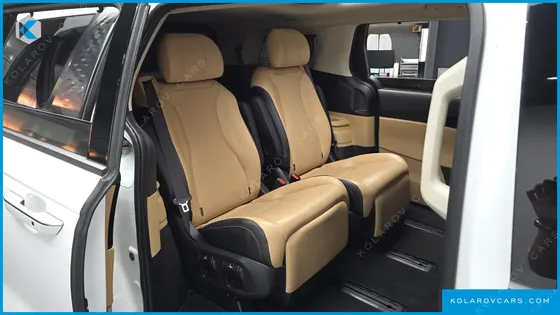 KIA CARNIVAL GASOLINE 7-SEATER SIGNATURE