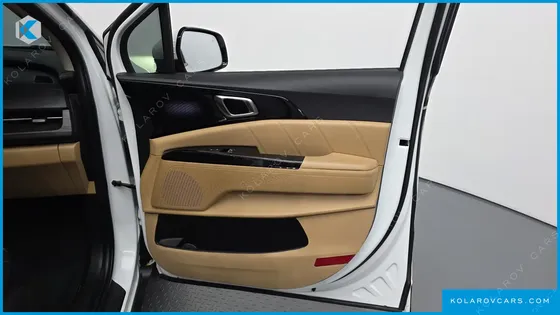 KIA CARNIVAL GASOLINE 7-SEATER SIGNATURE