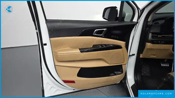 KIA CARNIVAL GASOLINE 7-SEATER SIGNATURE