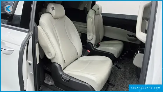 KIA CARNIVAL DIESEL 9-SEATER NOBLESSE