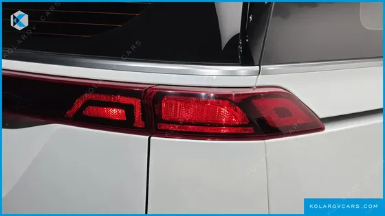 KIA CARNIVAL DIESEL 9-SEATER NOBLESSE