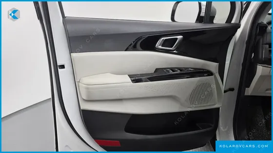 KIA CARNIVAL DIESEL 9-SEATER NOBLESSE