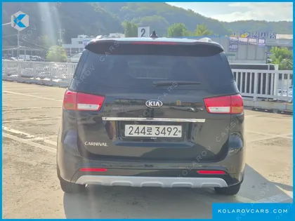 KIA CARNIVAL 9-SEATER LUXURY