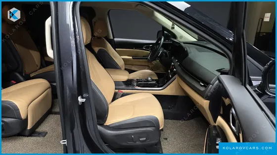 KIA CARNIVAL GASOLINE 7-SEATER NOBLESSE