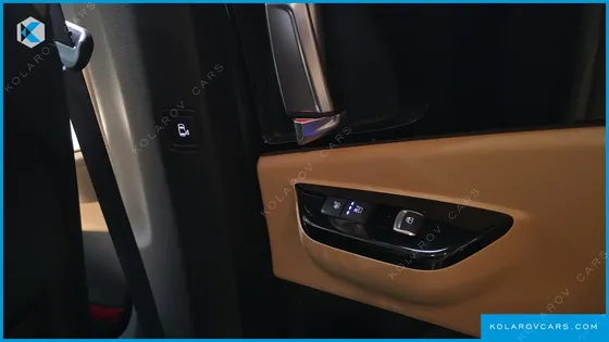 KIA CARNIVAL GASOLINE 7-SEATER NOBLESSE