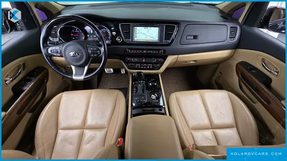 KIA CARNIVAL 7-SEATER HI-LIMOUSINE