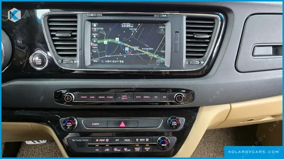 KIA CARNIVAL 7-SEATER HI-LIMOUSINE