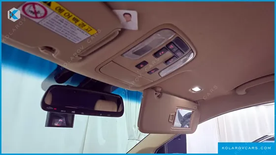 KIA CARNIVAL 7-SEATER HI-LIMOUSINE