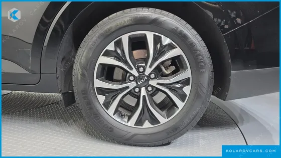 KIA CARNIVAL DIESEL 9-SEATER PRESTIGE