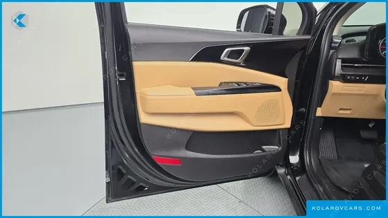 KIA CARNIVAL DIESEL 9-SEATER PRESTIGE