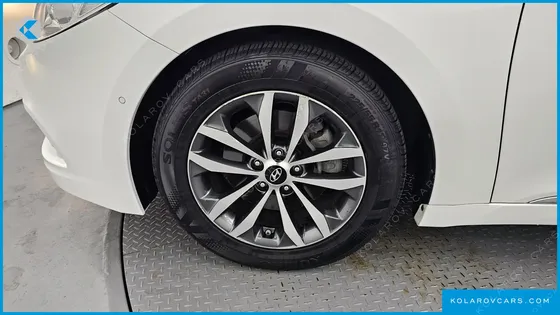 HYUNDAI GRANDEUR HG240 LUXURY