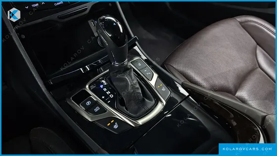 HYUNDAI GRANDEUR HG240 LUXURY