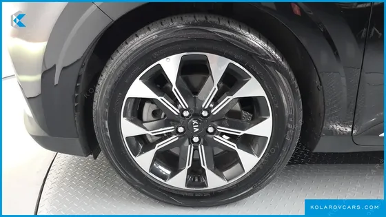 KIA CARNIVAL DIESEL 9-SEATER SIGNATURE