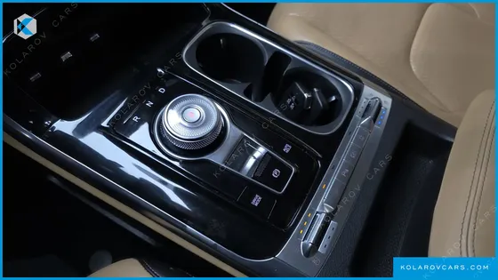 KIA CARNIVAL DIESEL 9-SEATER SIGNATURE