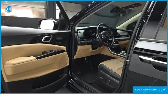 KIA CARNIVAL DIESEL 9-SEATER SIGNATURE