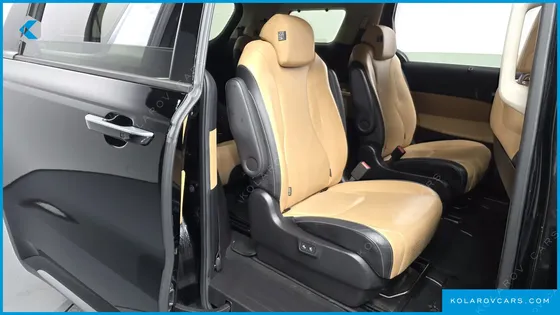 KIA CARNIVAL DIESEL 9-SEATER SIGNATURE