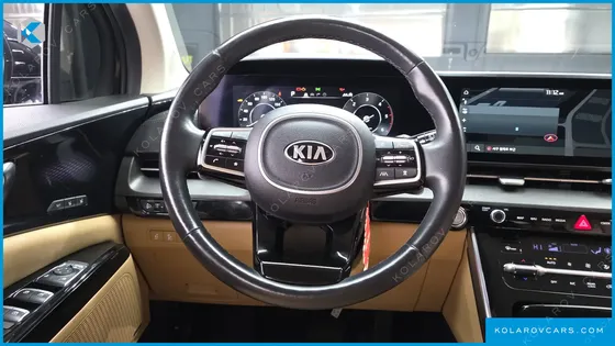 KIA CARNIVAL DIESEL 9-SEATER SIGNATURE